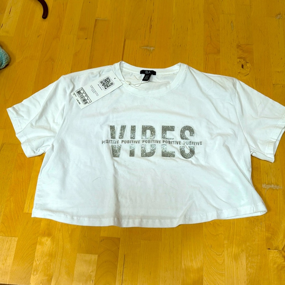 NEW with tags Ela Women’s Cropped Positive Vibes T-shirt in White Size XS